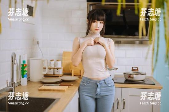 汪知子的双人图包，快来对比一下你的日常和她的喧嚣，心累是常态，毕竟生活不易。