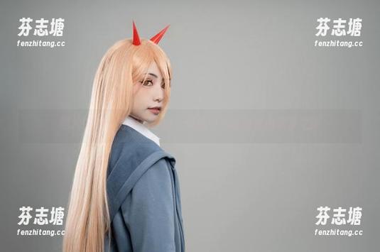 照片中的赛博朋克幻想：爆机少女喵小吉的超梦之旅