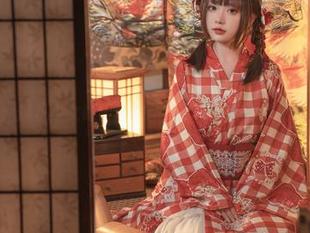 泳池派对：爆机少女喵小吉的精选写真集，泳衣也太会搭了吧