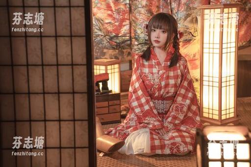 爆机少女喵小吉 泳池派对:爆机少女喵小吉的精选写真集,泳衣也太会搭了吧