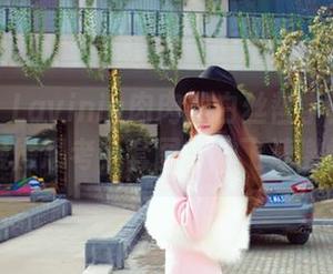 爱蜜社 – Lavinia肉肉的白丝哲学：原图里的慢慢思考，套图里的飞速激情！