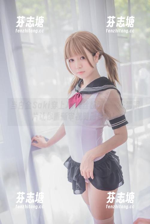 当白金Saki穿上JK美丝校服——高清图片让你重新审视制服魅力！