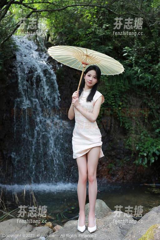 秀人网-可可芝 秀人网 - 私拍不可思议:可可芝和她的蕾丝图包,别想走开!