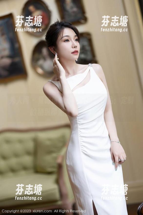 秀人网 - 夏诗诗Sally的黑白作品：定制的稍纵即逝，值得留恋吗？