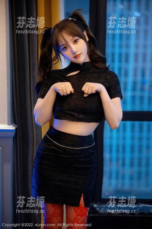 秀人网-小小白思宜 秀人网 - 小小白思宜最新写真:我的秘书魅力全开!