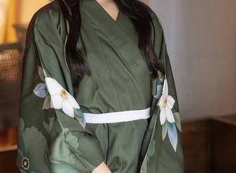 秀人网 – 小海臀Rena的私人图集:你从未见过的大理旅拍