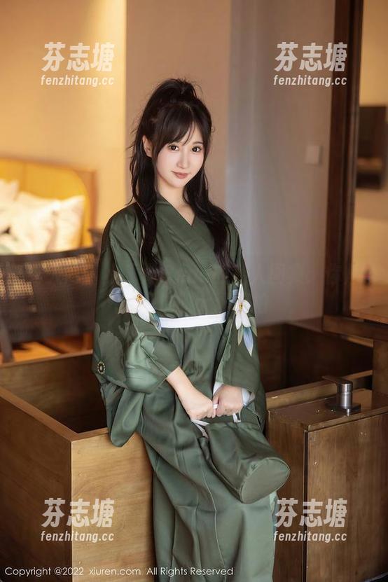 秀人网-小海臀Rena 秀人网 - 小海臀Rena的私人图集:你从未见过的大理旅拍