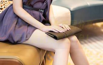 秀人网 – 月夕Lily修女套图分享:看我如何把修道院变成T台!