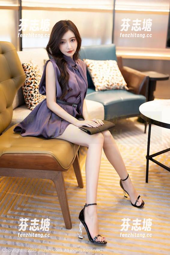 秀人网 - 月夕Lily修女套图分享：看我如何把修道院变成T台!