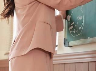 秀人网 – 萌宝儿BoA在校园里的非主流更新:图片里她真是个小妖精