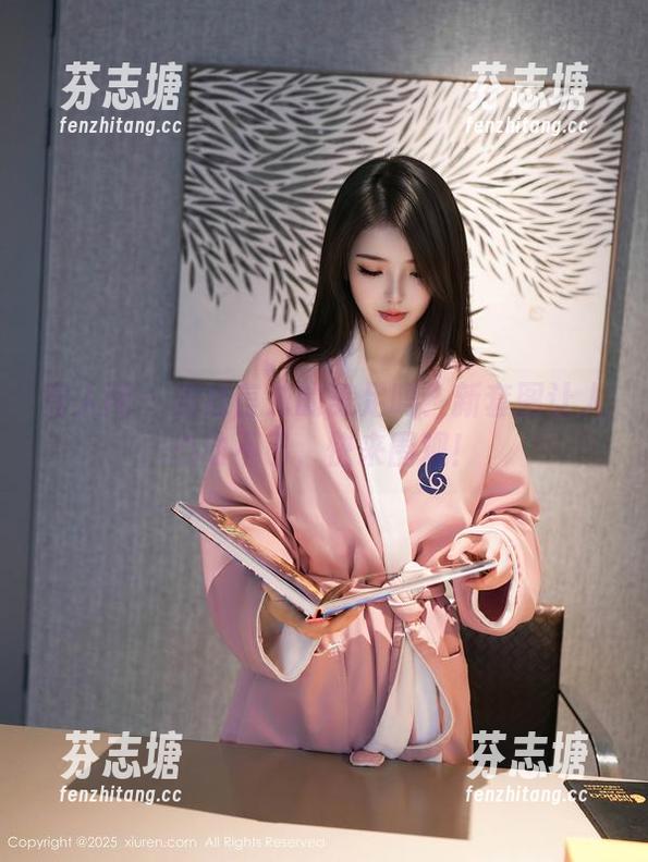秀人网-言沫 秀人网 - 见过言沫的美足吗?新套图让人心动不已,快来围观!