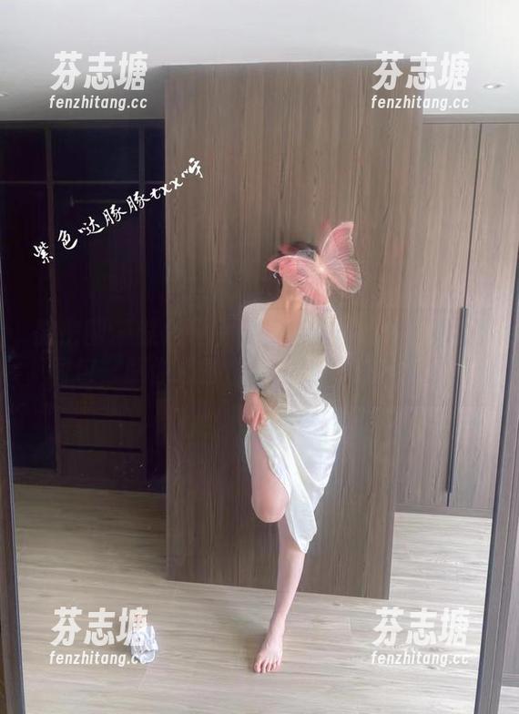 微密圈 - 紫色哒豚豚穿毛衣的日子：高清图包，愿你心情也能像她一样暖暖的！