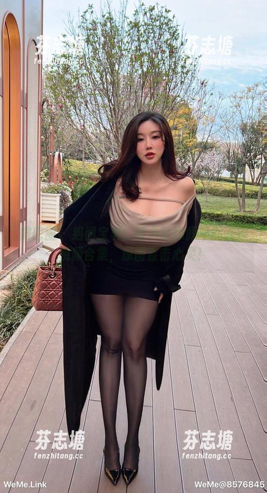 微密圈 - 组图宝典：紫色哒豚豚早期美拍视频合集，原图直击心灵！
