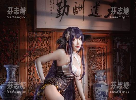翎柒菜菜 最新翎柒菜菜牛仔裤自拍,图片里藏着一整个夏天的感觉。