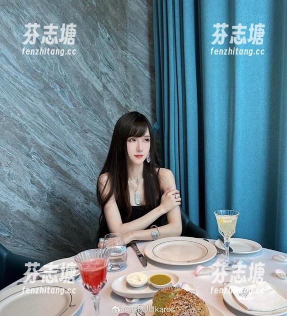 黑白心情，腐团儿Ikaros的作品让人忍不住想多看几眼