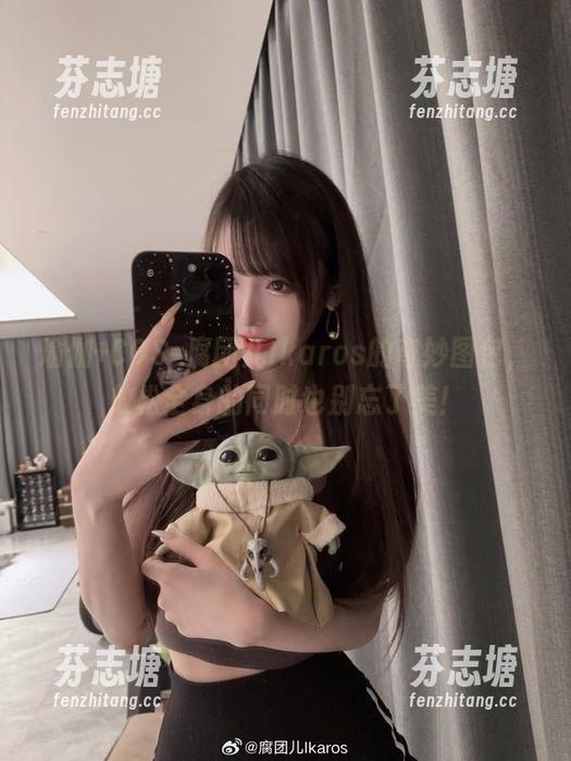 腐团儿Ikaros 瑜伽+COS=腐团儿Ikaros的奇妙图包,放松全身的同时也别忘了美!