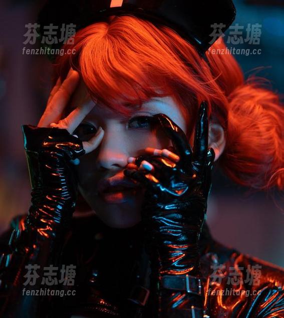 芊川一笑MNK “禽兽们,快来看看芊川一笑MNK的笼中鸟!”——精选图片