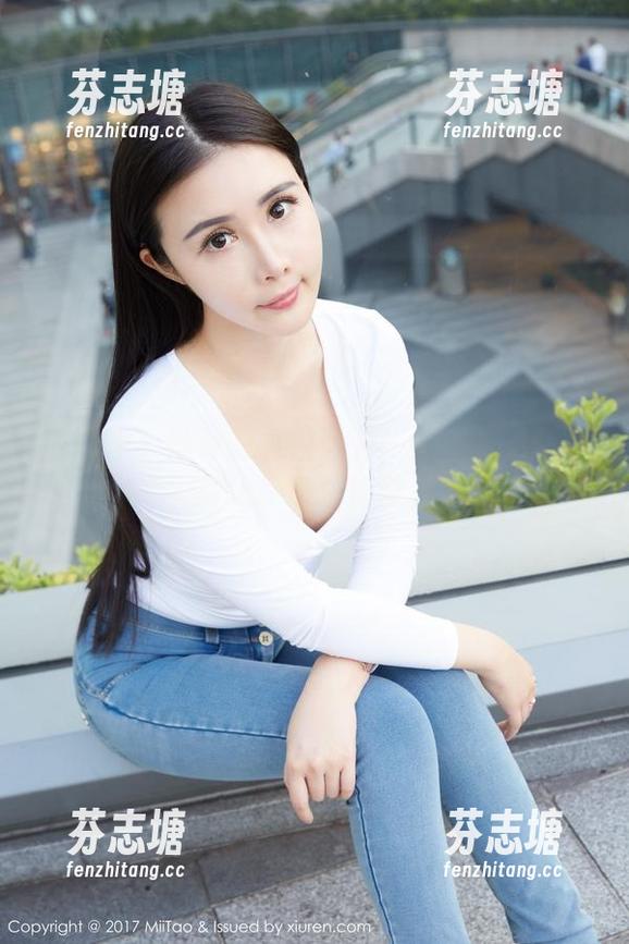 蜜桃社 - 妹妹的夏日魅力：伊琳的美图合集让你心跳加速。