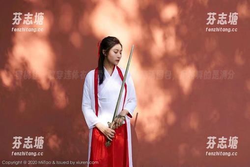 蜜桃社 - 敢穿连体衣的露西Lucy：高清图包，风格真的是满分呀！