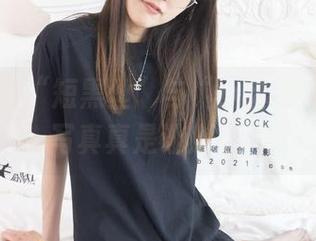 袜啵啵 – “短黑丝”与“小甜豆”：这组写真真是让人心颤