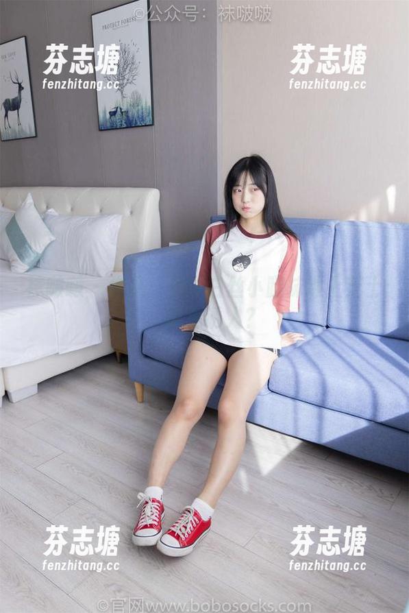 袜啵啵-芝士 袜啵啵 - 作品:当厚白丝小腿袜遇上芝士,谁更诱人?