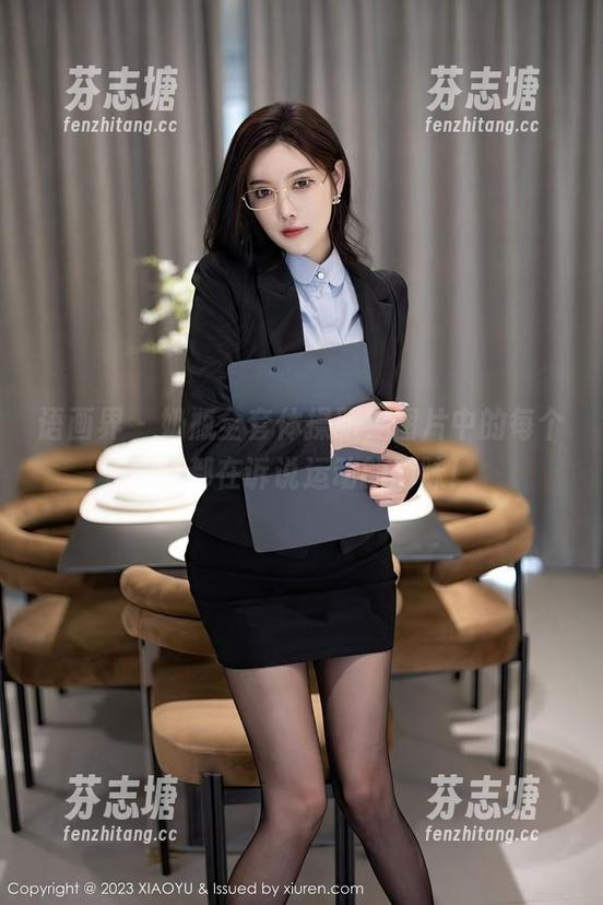 语画界-奶瓶 语画界 - 奶瓶全套体操服,图片中的每个细节都在诉说运动的韵味!