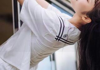 定制泳装背后的故事：镜酱如何让海水变得更温柔？