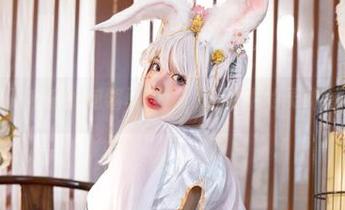 看阿寨寨如何驾驭校服，照片中的灵动青春