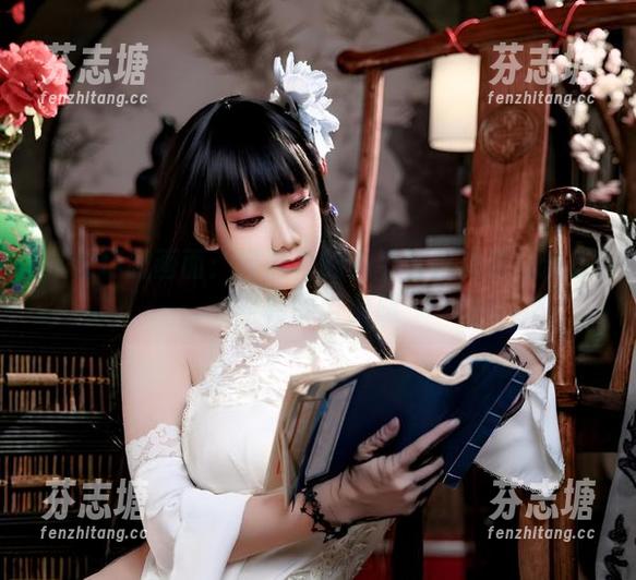 从牧场到画面：阿雪雪的奶牛私拍资源充满了不羁的自由感