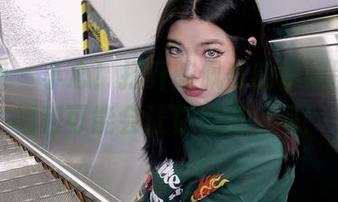 微密圈 – 小心!打开陈佩奇的御姐图包,福利可能会让你目瞪口呆!