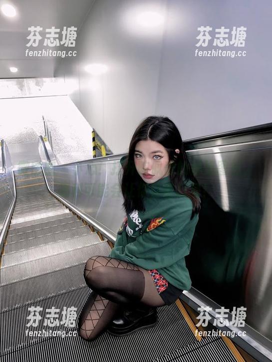 微密圈 - 小心！打开陈佩奇的御姐图包，福利可能会让你目瞪口呆！
