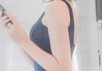 青水百合子：空姐写真，云上漫步的幻想