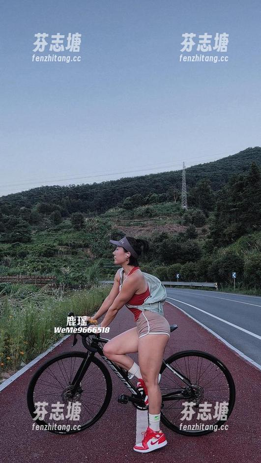 微密圈 - 鹿瑶最新作品：美足还能有如此“深意”？